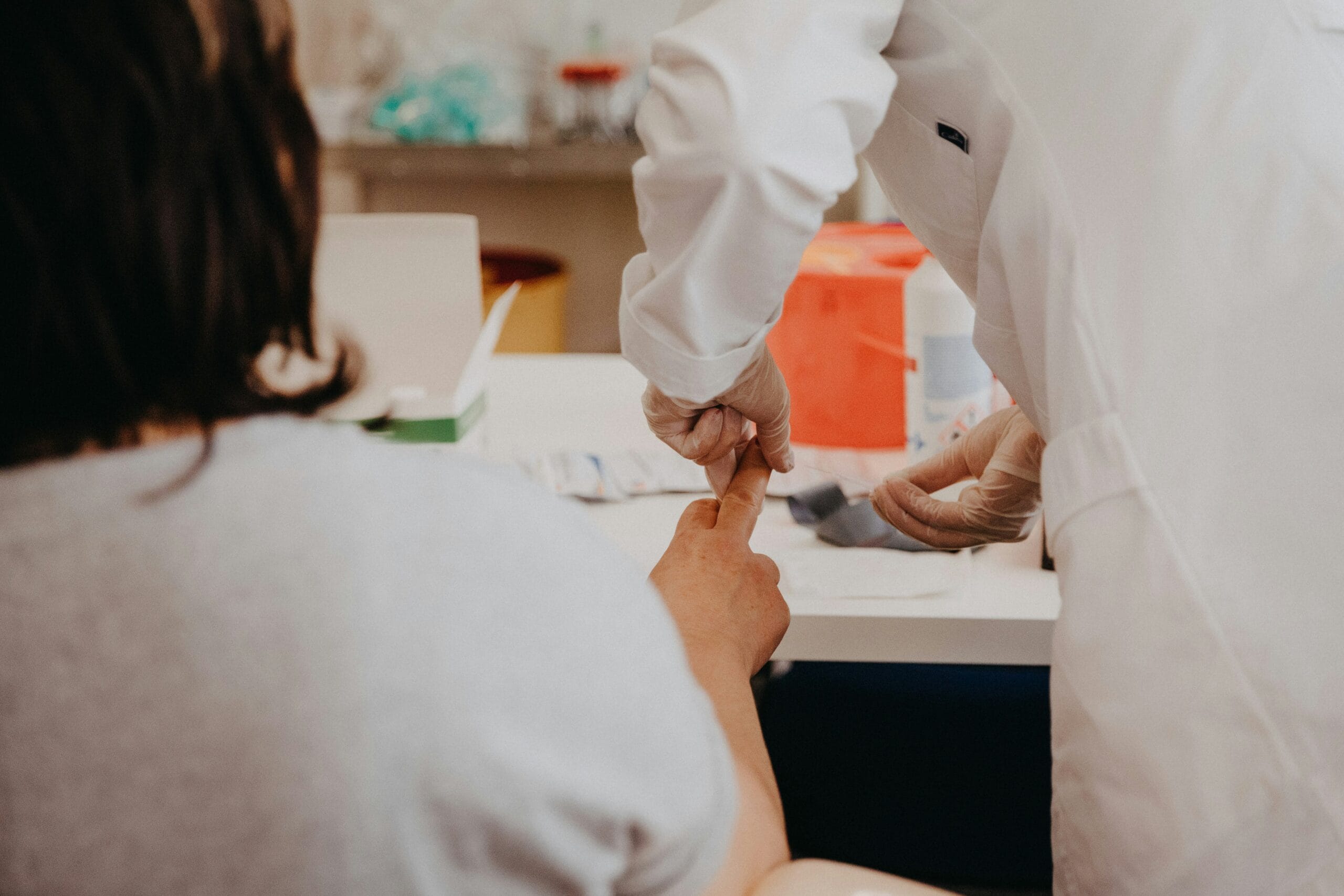 RNVC – Geld voor longcovidonderzoek raakt op, zorgen bij patiënten nemen toe RNVC - Geld voor longcovidonderzoek raakt op, zorgen bij patiënten nemen toe